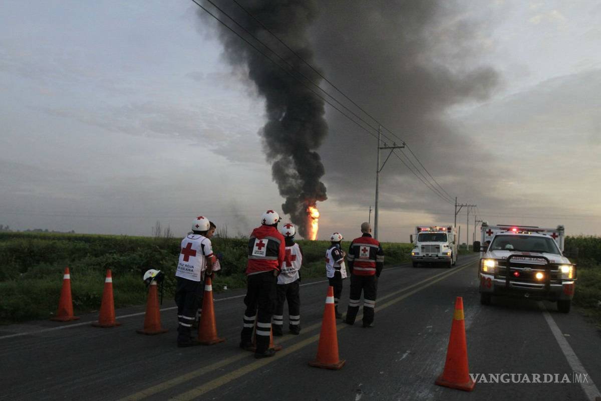 Mueren cuatro personas por explosión de ducto en Veracruz