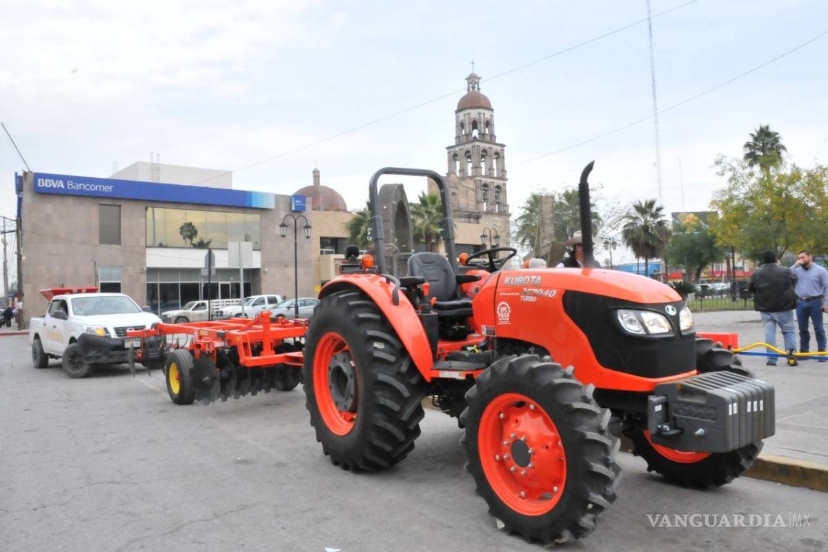 Entregan apoyos a ejidos de Monclova
