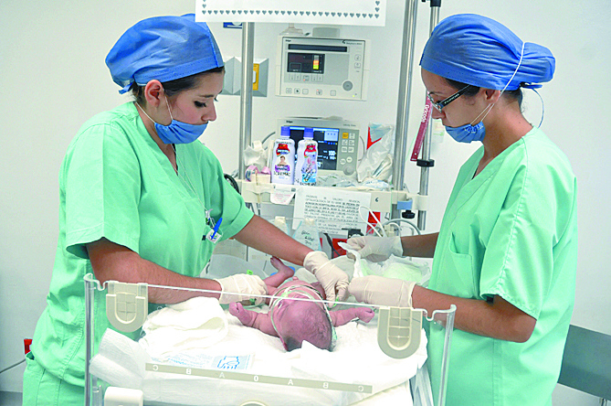 Investiga PGR muerte de 23 bebés en Sinaloa; madre nara su viacrucis