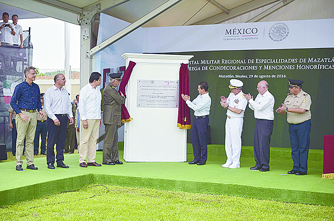 ‘Juan Gabriel proyectaba la esencia del mexicano’: Peña Nieto