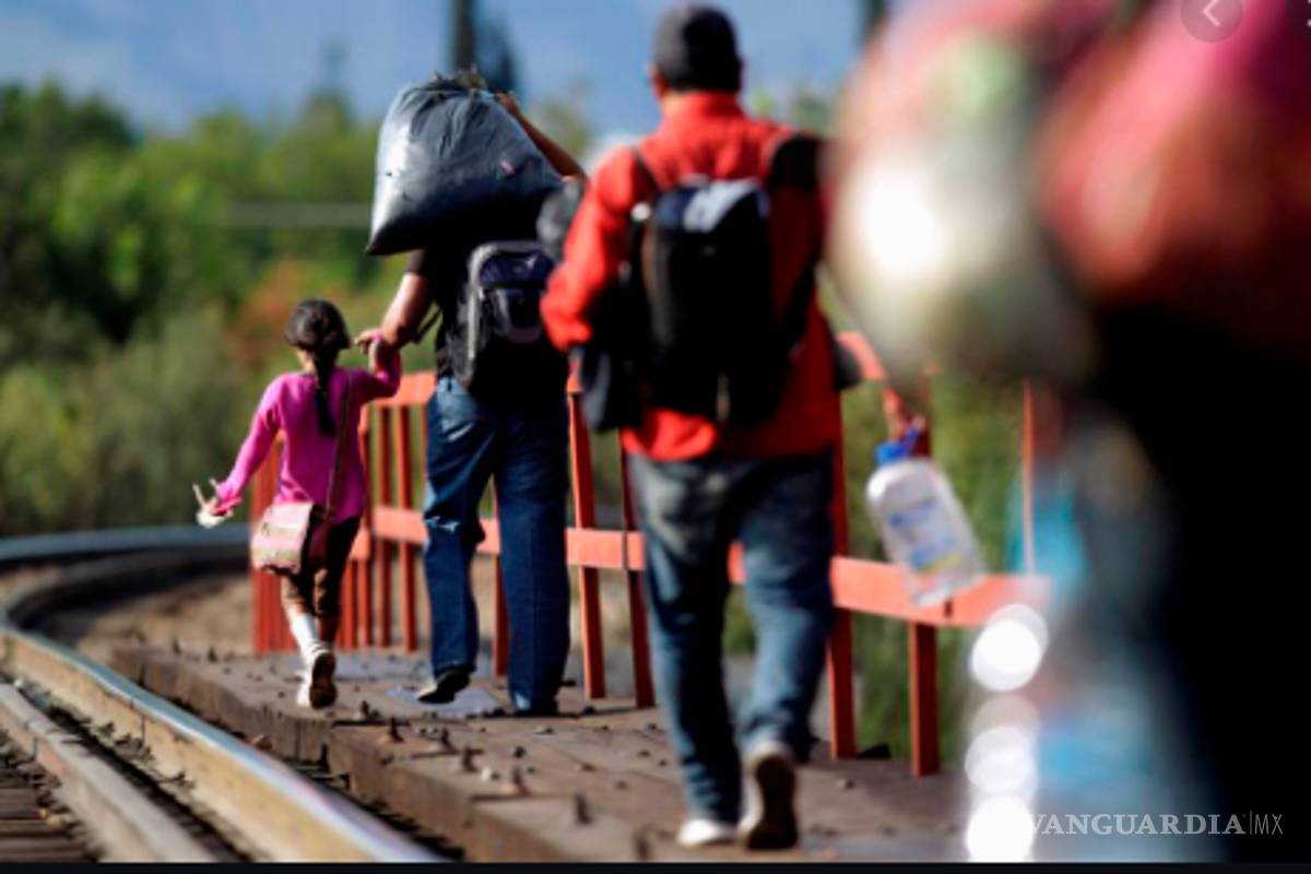 Hacen creer a migrantes que EU abrió Asilo Político; hacen fila en puente internacional
