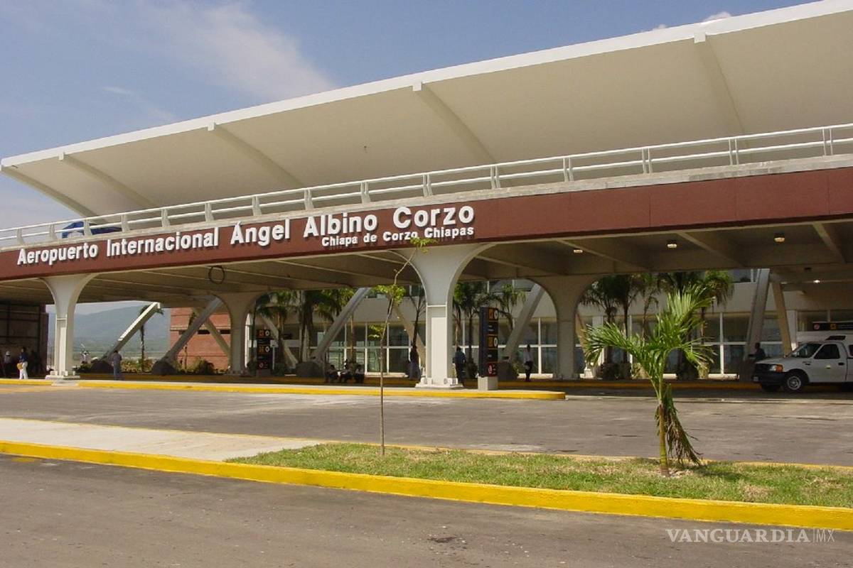 Maestros de la CNTE liberan aeropuerto de Chiapas