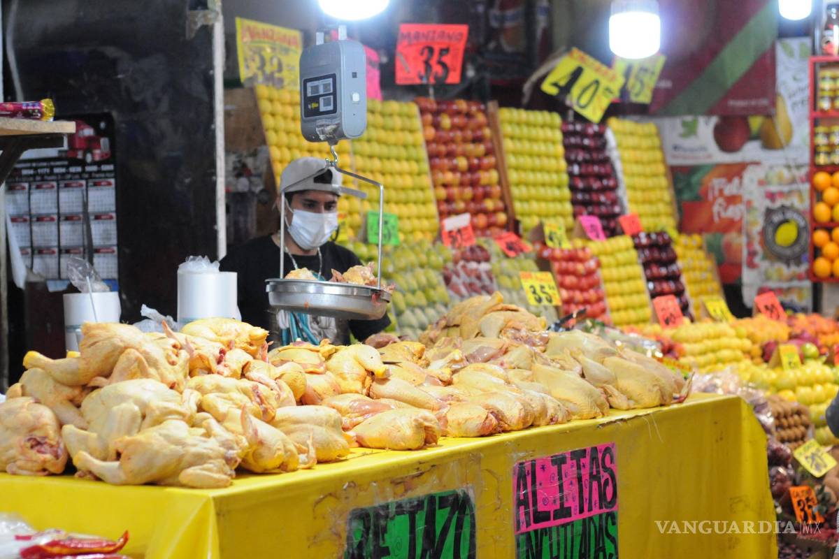 Intermediarios, detrás de inflación en comida, revela estudio