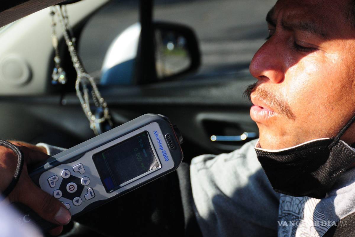 Vinculan 67% de muertes con alcohol, en accidentes viales y riñas; en Saltillo consideran que el alcoholímetro es una medida positiva