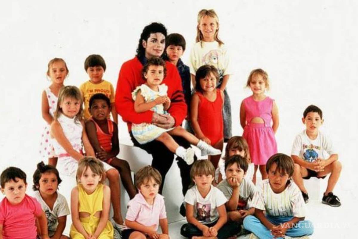 'Nos casamos en su cuarto cuando tenía 10 años': el testimonio de una presunta víctima de Michael Jackson
