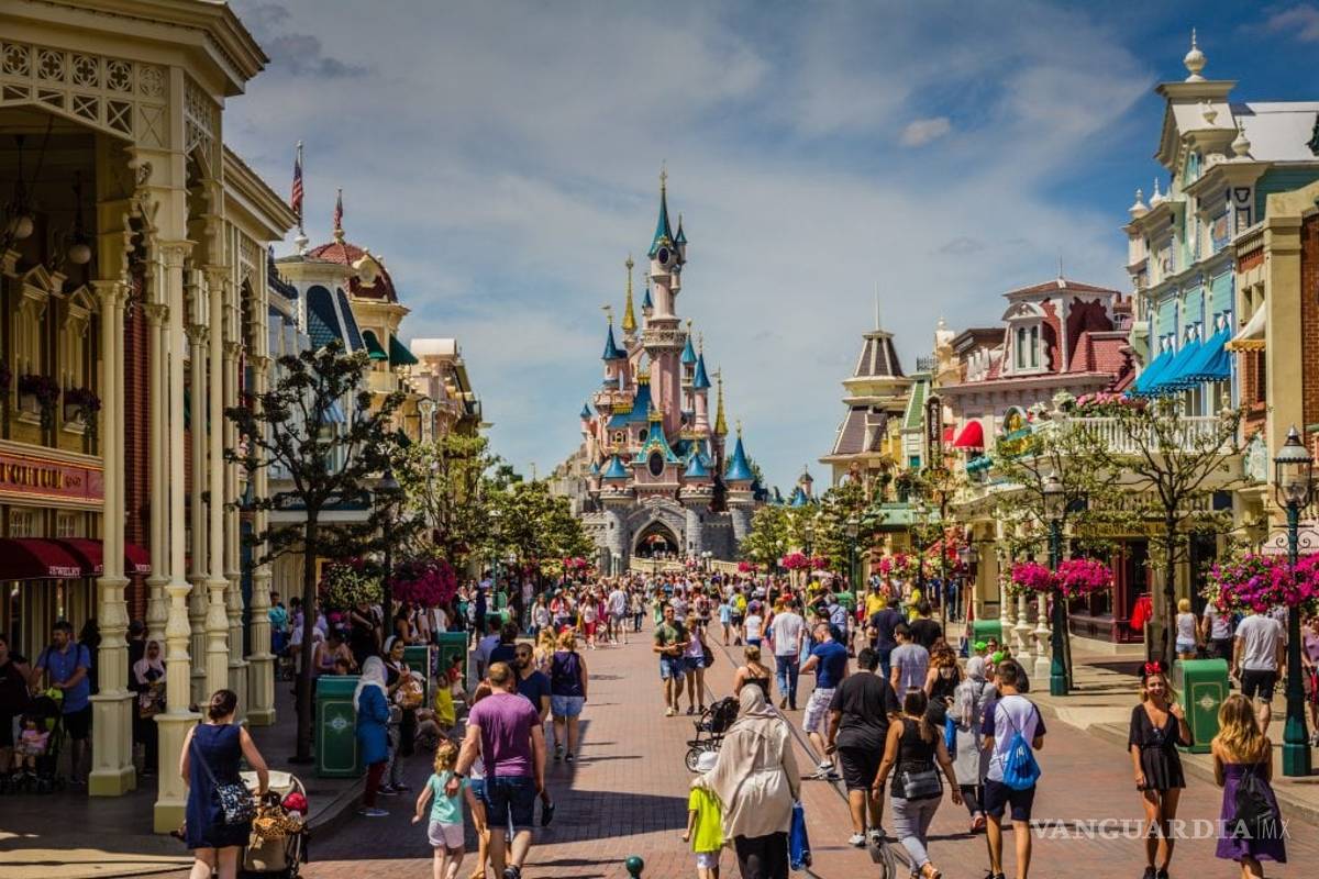 Disney realizará su primer desfile del orgullo gay en Francia