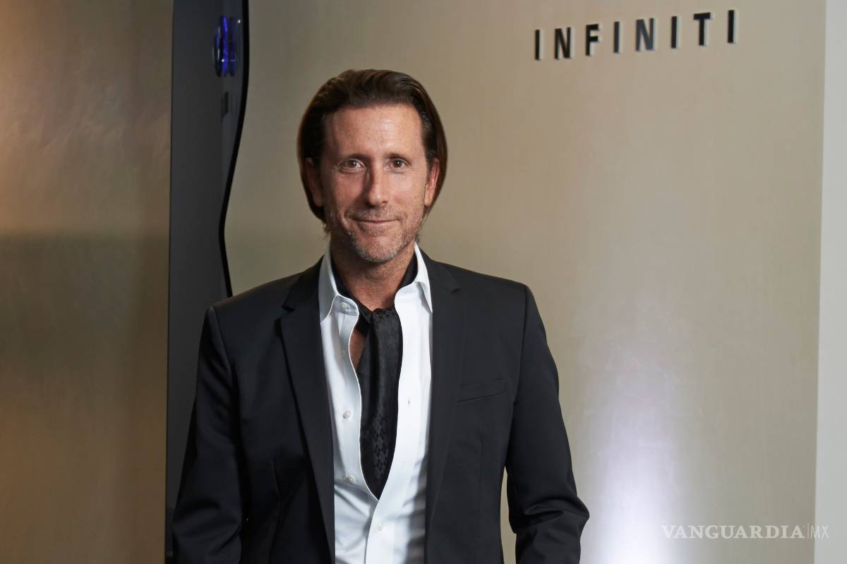 Él es el primer hombre en ingresar un auto último modelo a Cuba