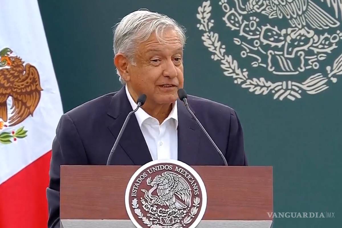 Plaza de las Tres Culturas, en el 68 una masacre, hoy escenario para entrega de becas a estudiantes