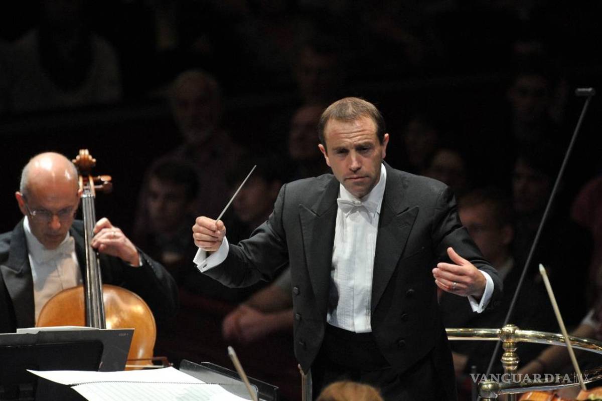 Dimite Mark Wigglesworth como director musical de la Ópera Nacional Inglesa