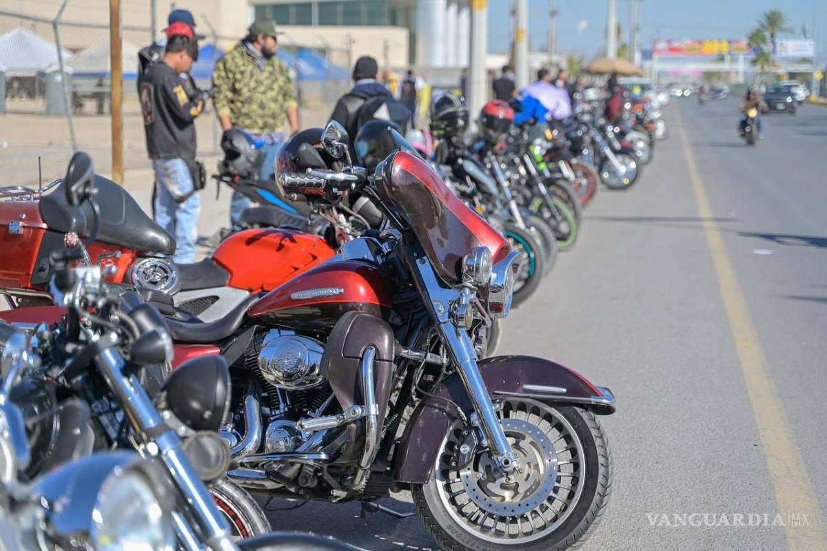 $!Participantes listos para iniciar la emblemática rodada anual.