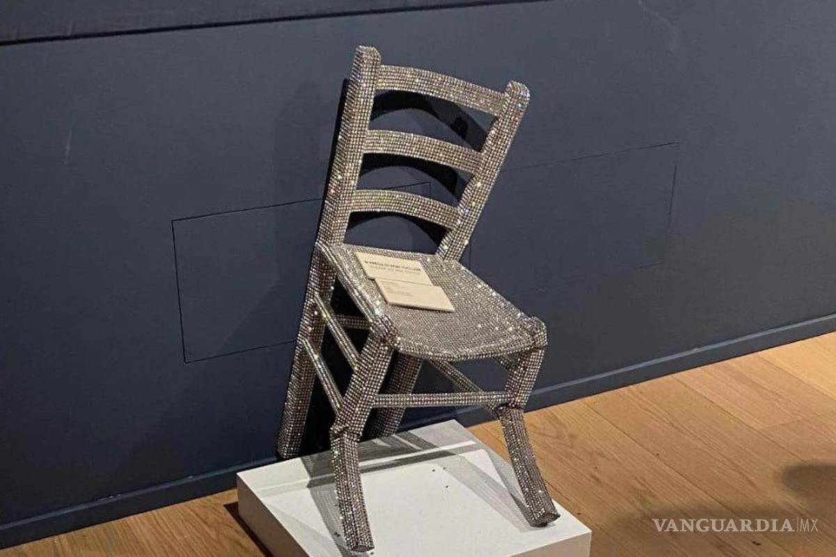 Turista destruye silla inspirada en Van Gogh hecha con cristales Swarovski, en museo Palazzo Maffei de Verona