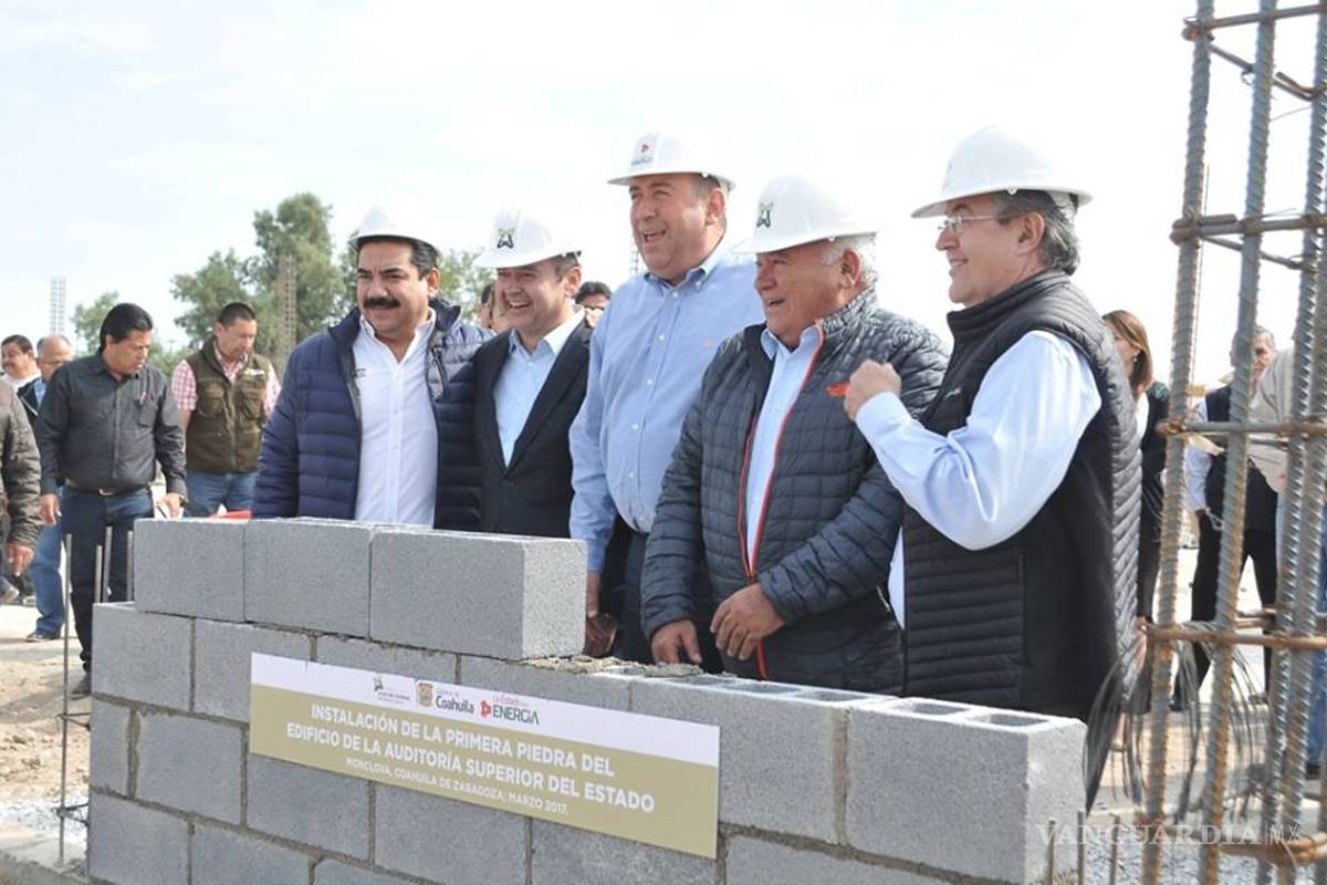 Colocan primera piedra del edificio de la Auditoría Superior del Estado en Monclova