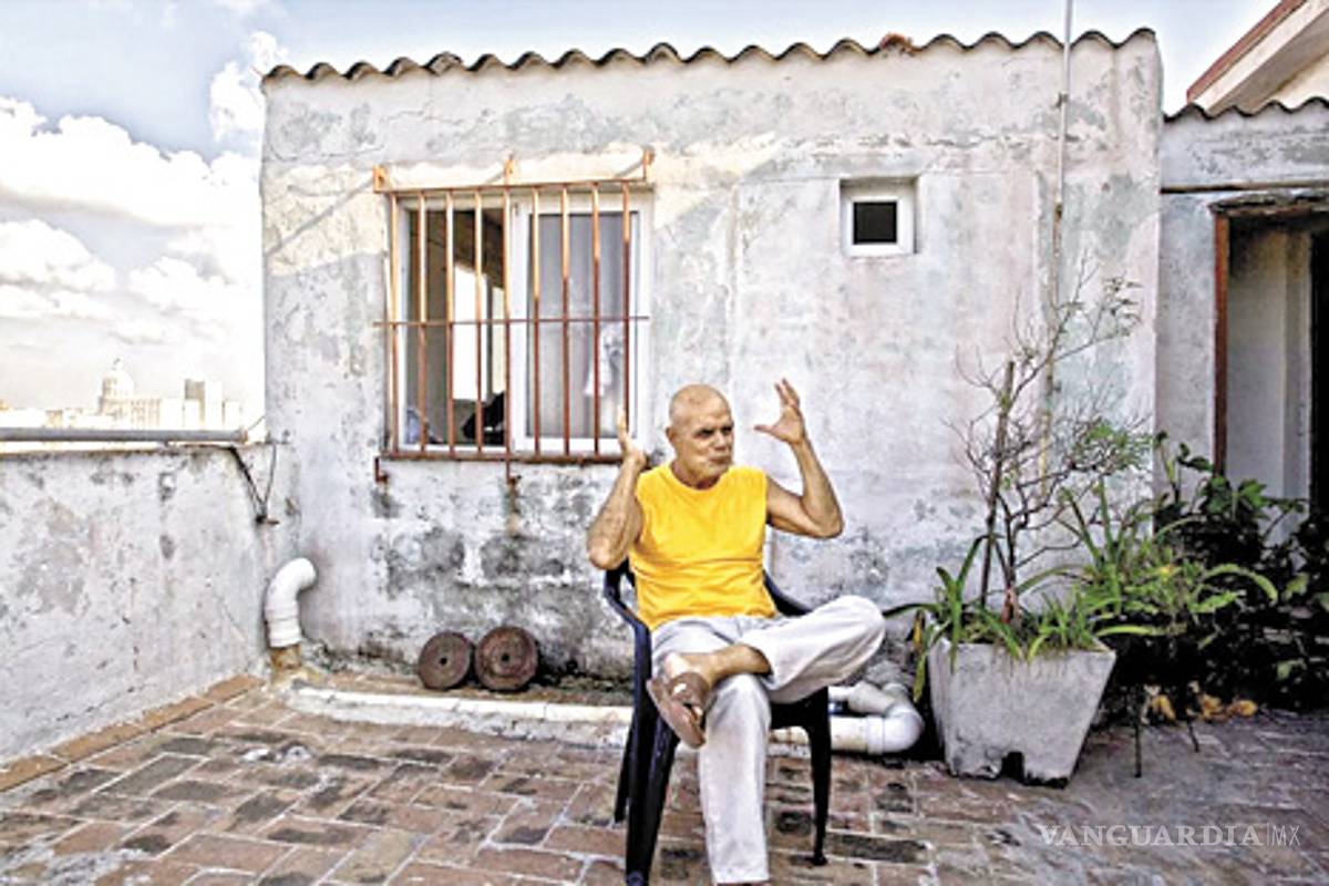 Pedro Juan Gutiérrez: Sobreviviente gracias al alcohol y la locura