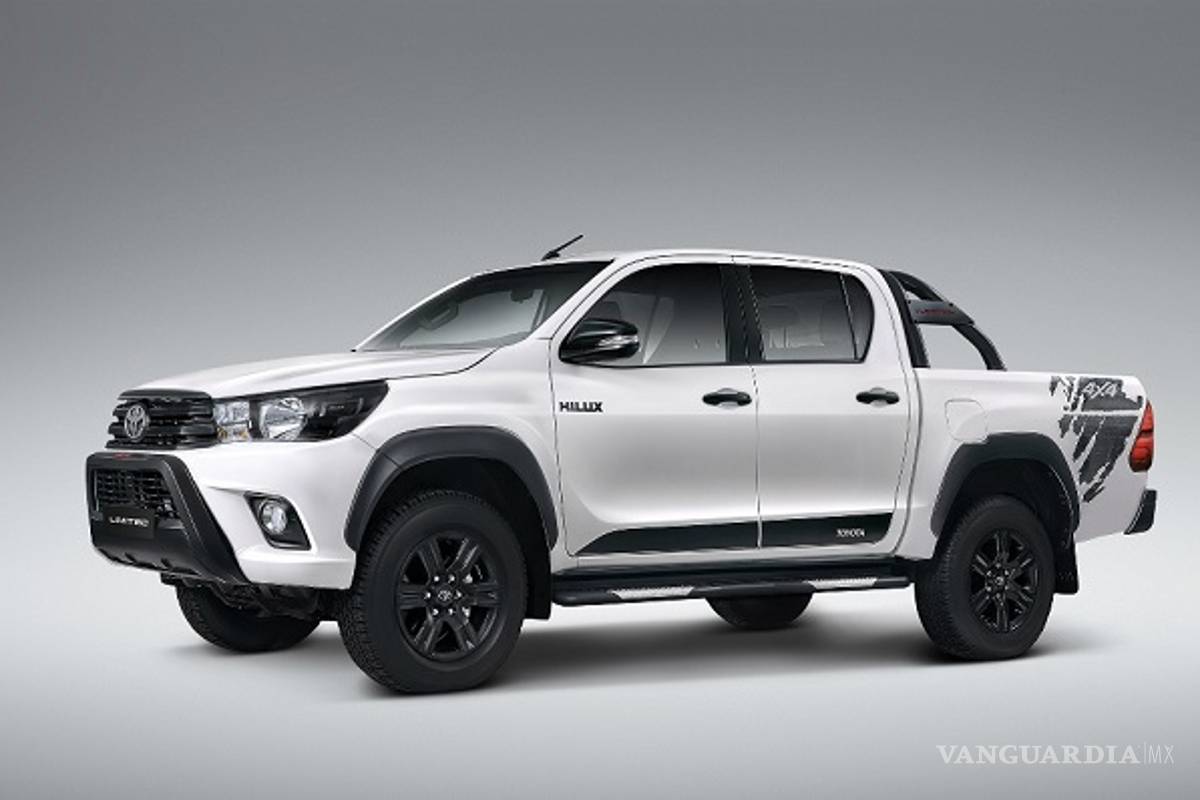 Comando armado roba seis camionetas Hilux de bodega de Toyota en Zapopan