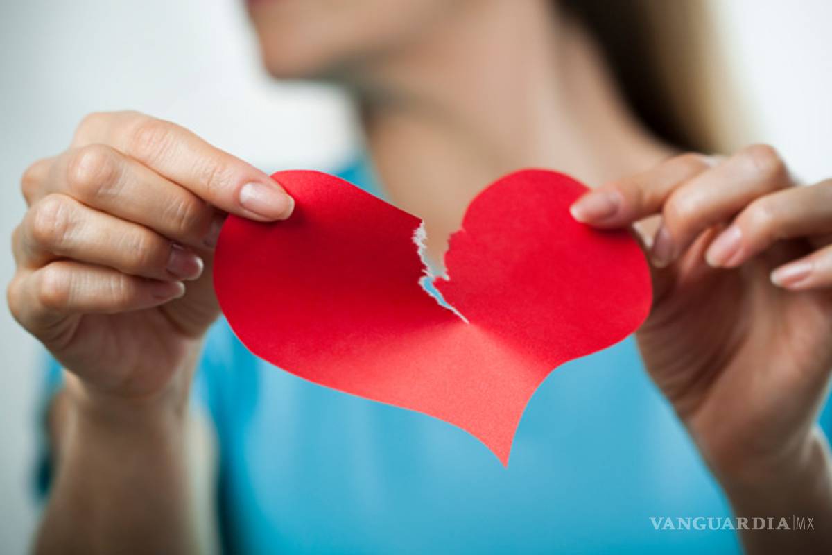 ‘Ya lo superé, pero mis papás se aferran a mi ex novio’