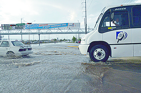 Alcalde de Saltillo en busca de recursos para realizar obra pluvial