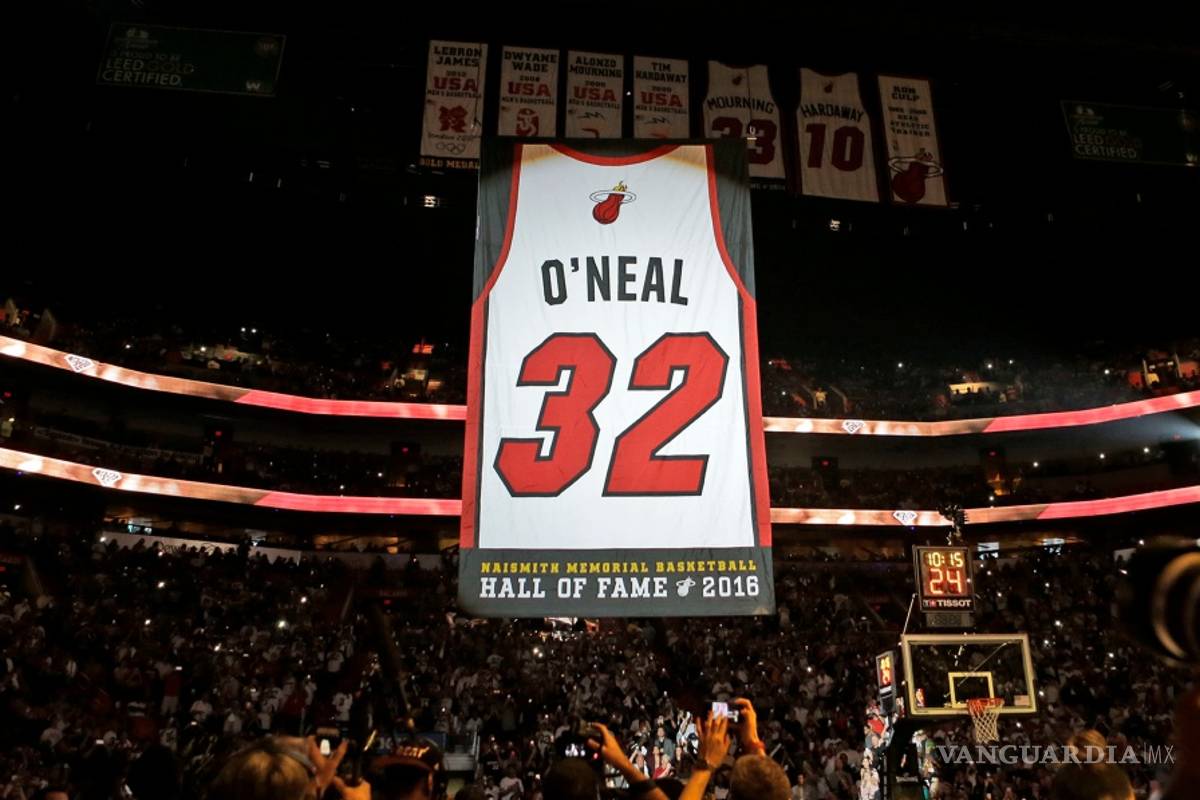 Heat rinden tributo a Shaquille O’Neal, retiran su legendario 32