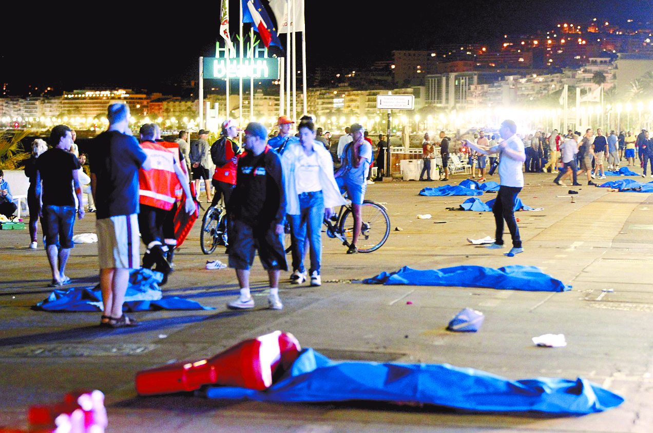Ataque en Niza deja al menos 80 muertos