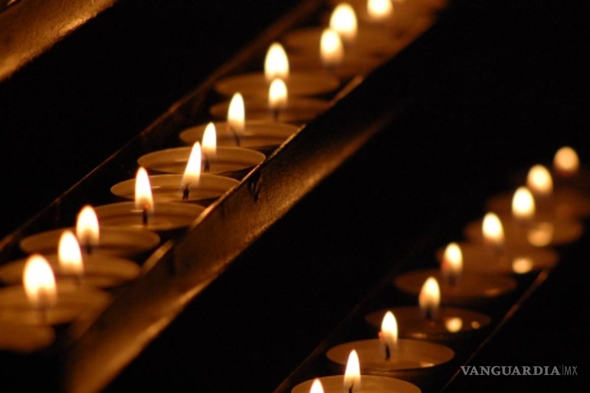 Días santos, pasiones carnales