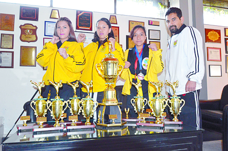 Saltillenses destacan en competencia de Lima Lama