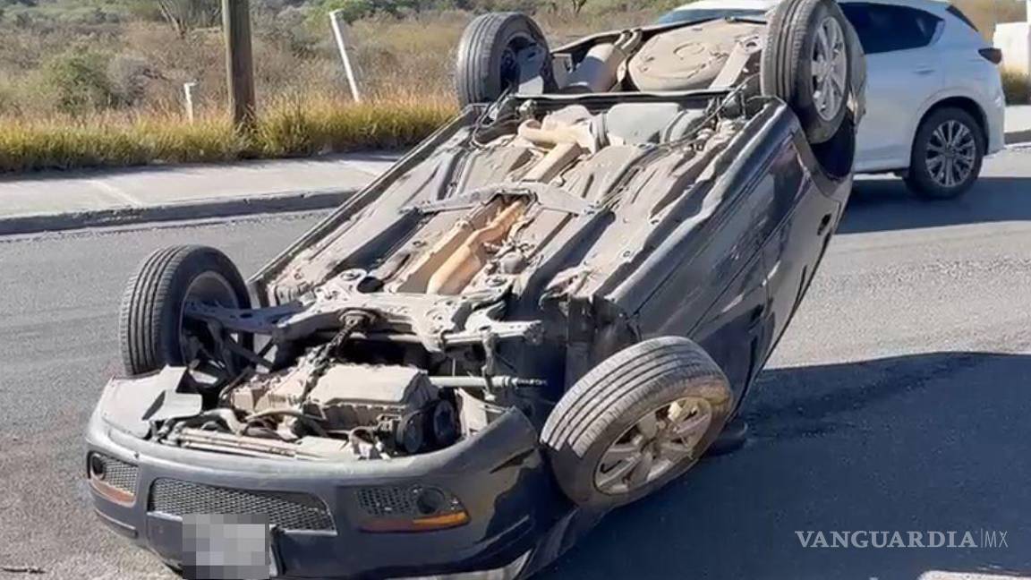 $!El conductor logró salir por sus propios medios sin presentar lesiones de gravedad.