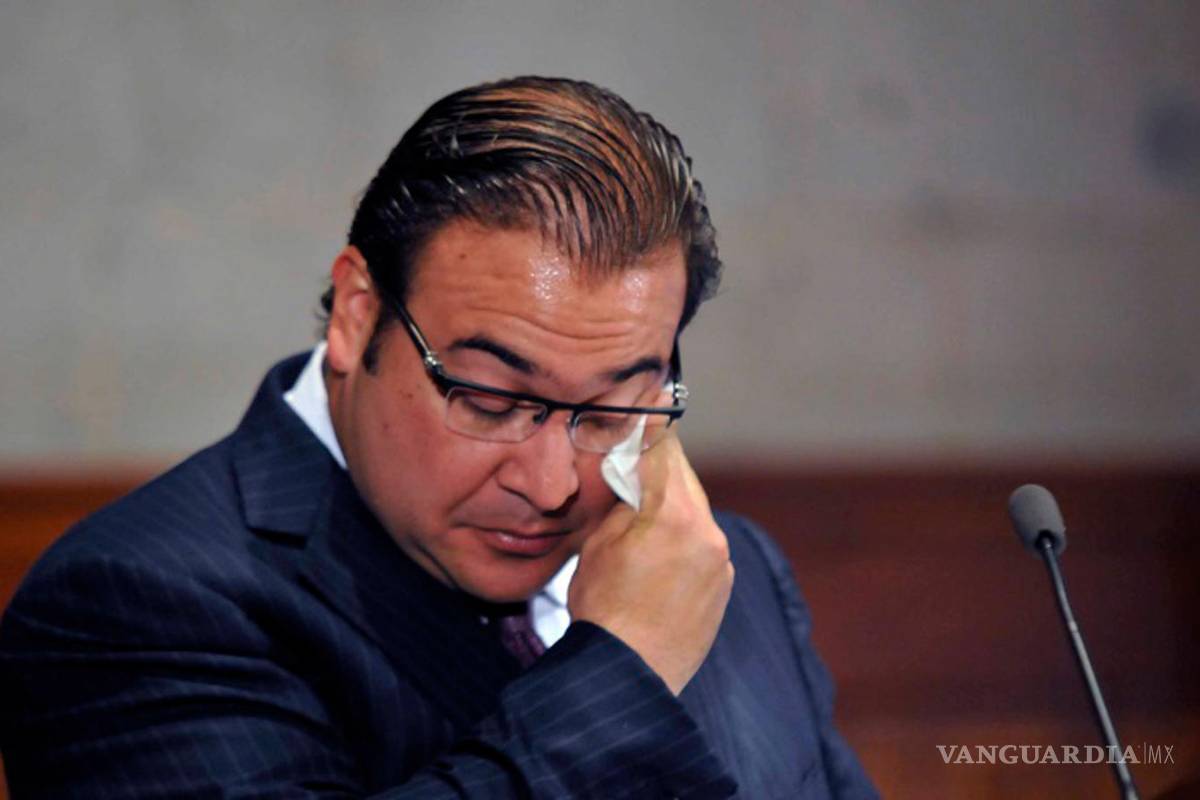 Denuncian campaña contra joven desaparecida en Veracruz; su madre enfrentó a Duarte