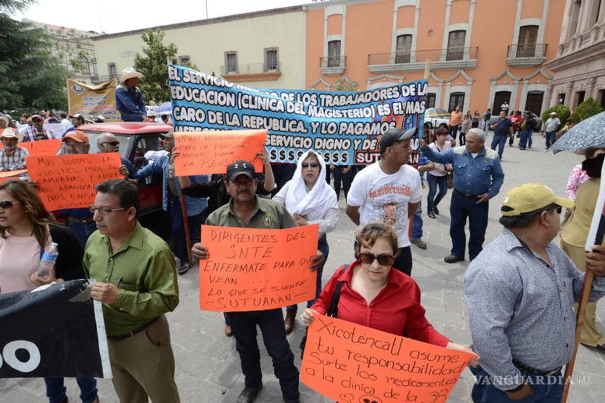 Intenta Gobierno de Coahuila llegar a un acuerdo con maestros en plantón