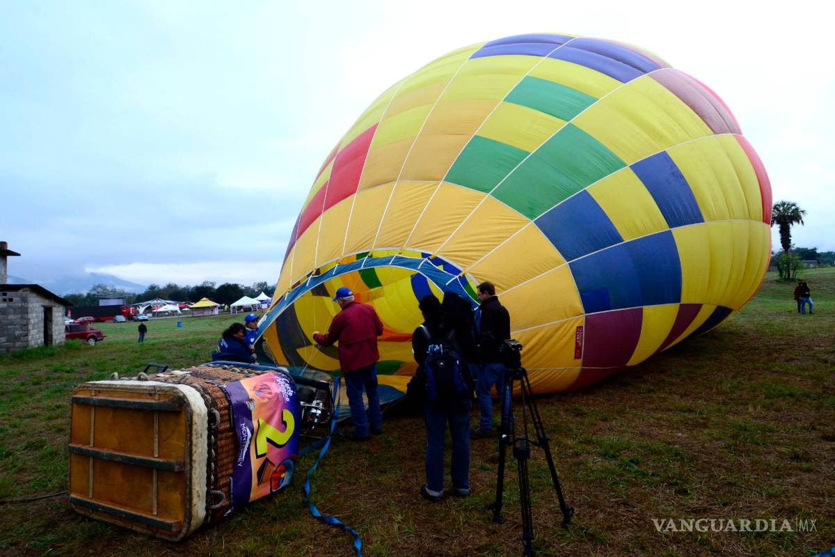 $!Santiago, Nuevo León: Luz, color y gastronomía en Festival Cielo Mágico