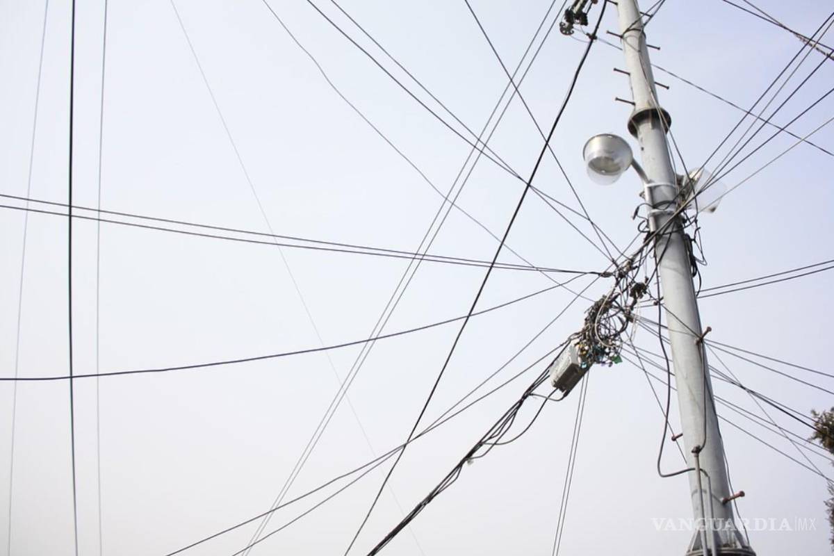 Torreón: Retiran tres kilómetros de cableado aéreo en el Centro Histórico