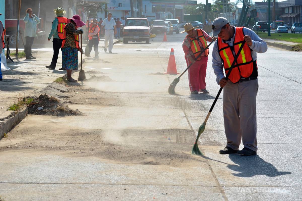 Inicia programa de empleo temporal para limpieza de colonias
