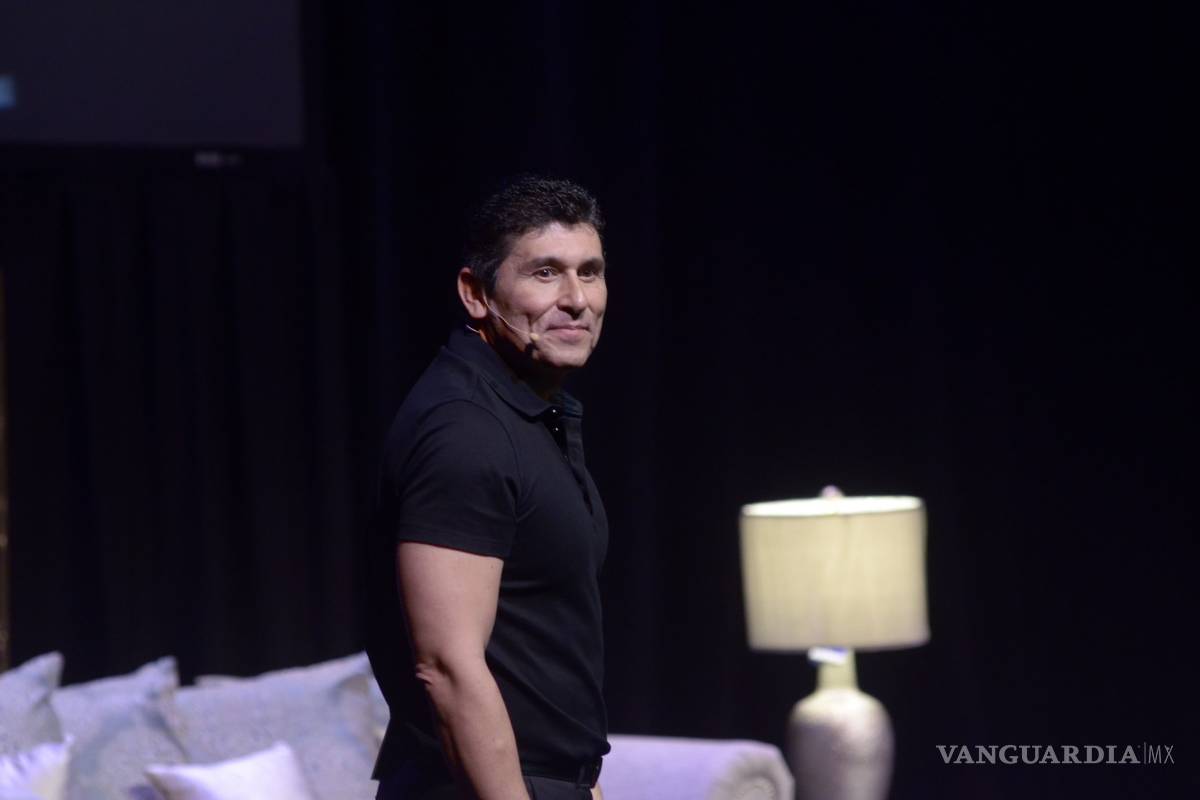 César Lozano trajo su buena vibra a Saltillo