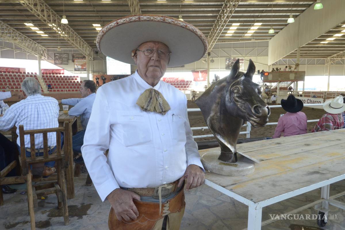 Nacional de Charros lleva su nombre por trayectoria