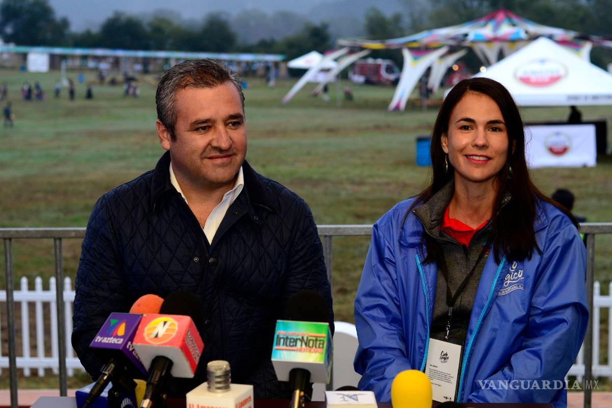 $!Santiago, Nuevo León: Luz, color y gastronomía en Festival Cielo Mágico