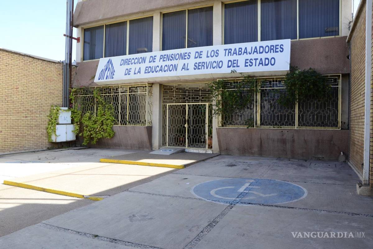 Saltillo: antiguo edificio de Pensiones en el Centro de Saltillo, un nido para robos