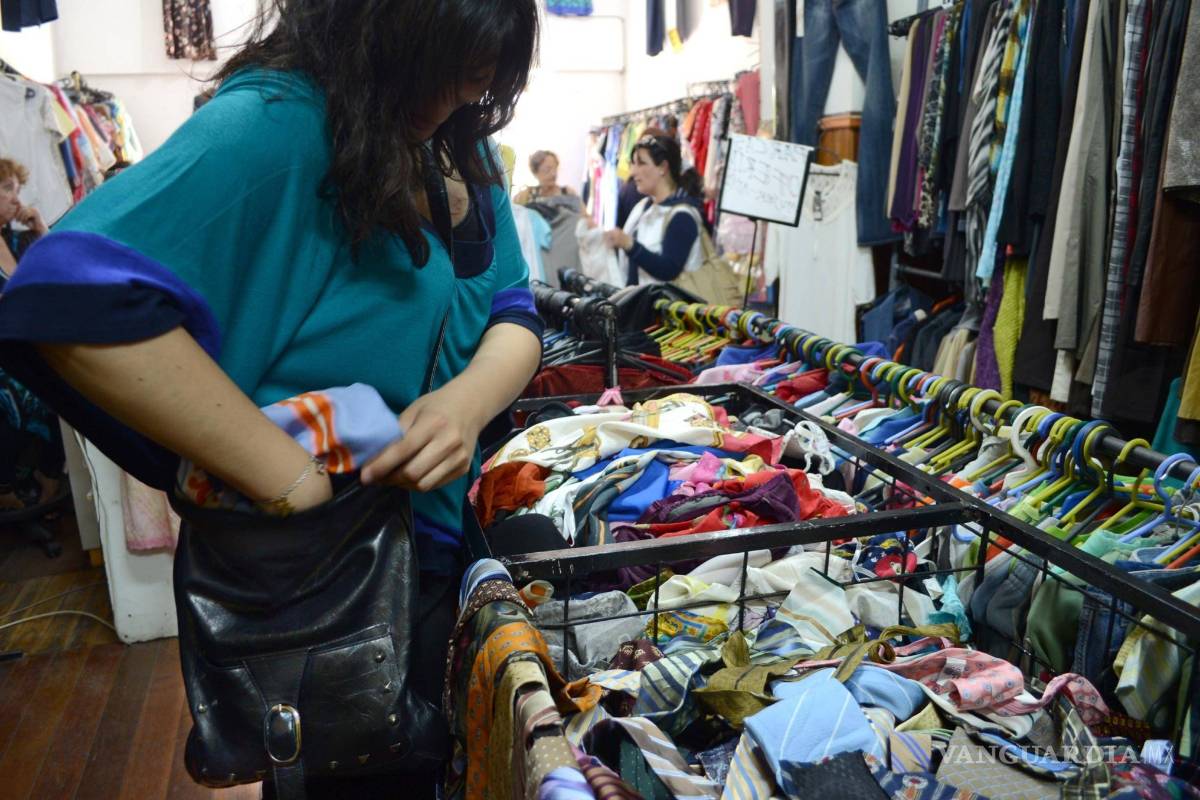 La atrapan robando tienda en Saltillo en compañía de su hija