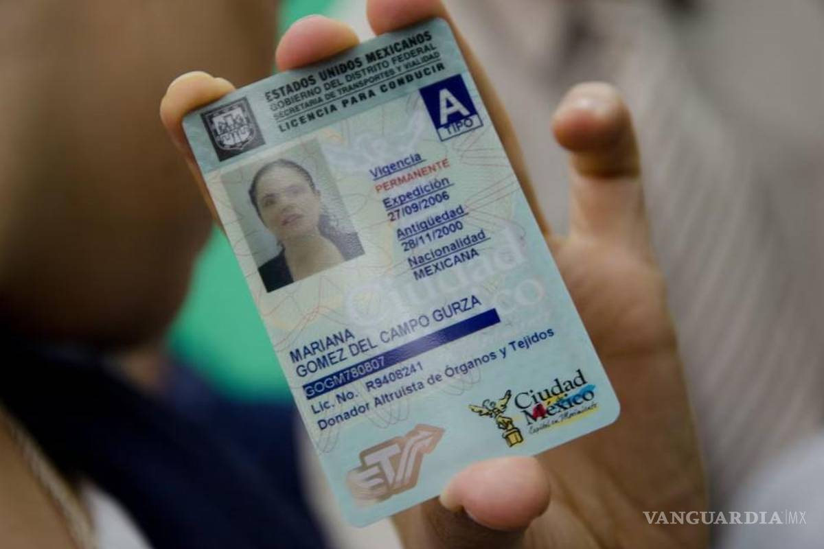 Aprueba Congreso de CDMX licencia de conducir permanente