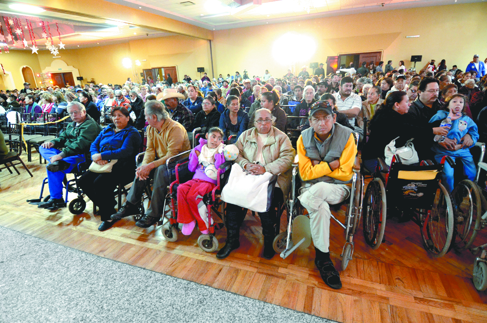 Acredita Inafam a más de 100 mil adultos mayores de Coahuila