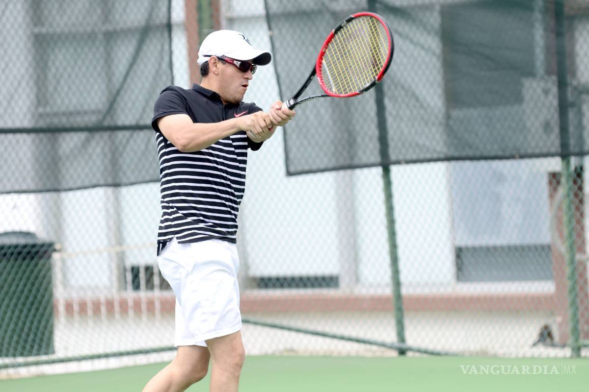 Inició el Torneo de Tenis Abierto en el Campestre
