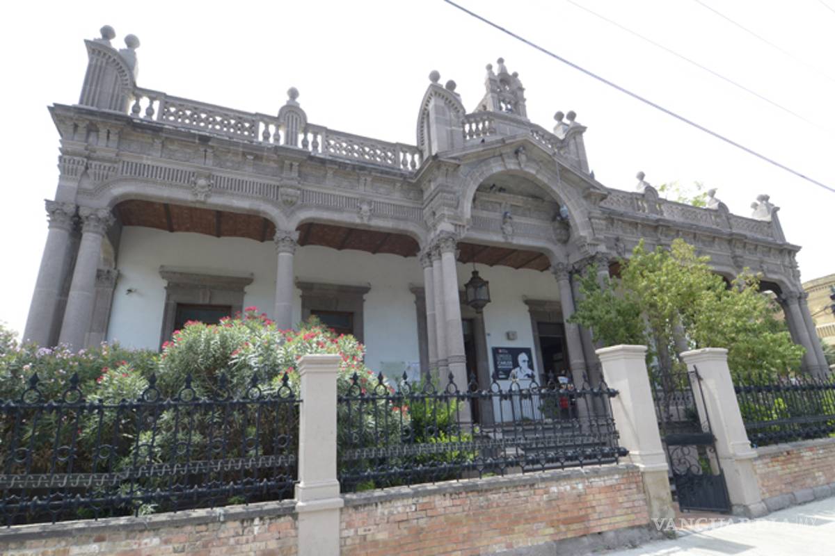 Éxito para la Librería del Fondo en su venta nocturna