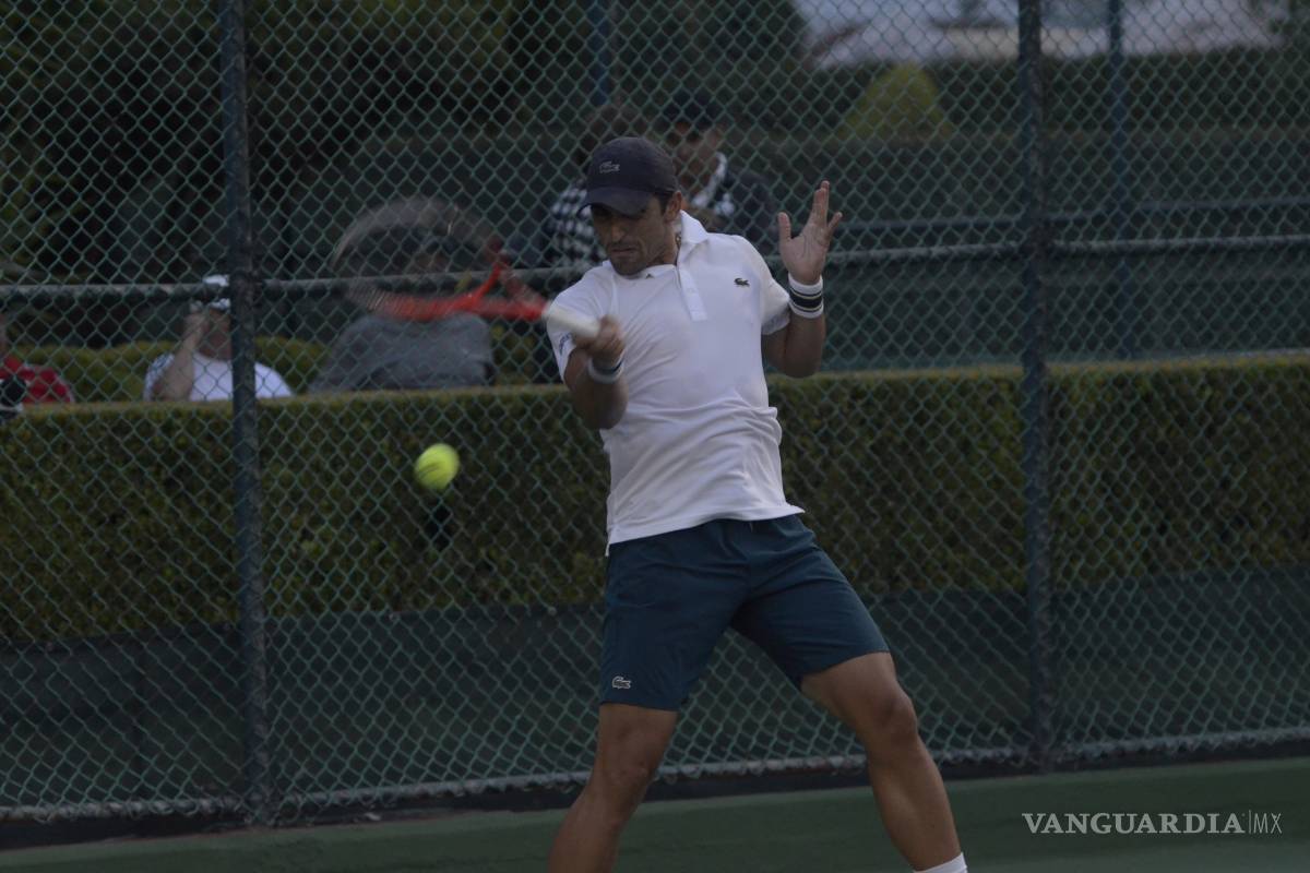$!‘Tiburón’ Ramírez devora a Javier Martínez y llega a la semifinal del Saltillo Open