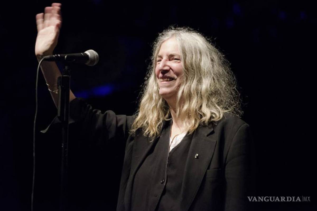 Patti Smith apaga la música en su nuevo libro