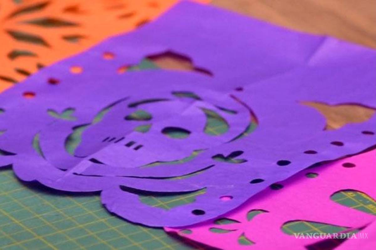 $!Uno de los elementos importantes de la ofrenda es el papel picado.