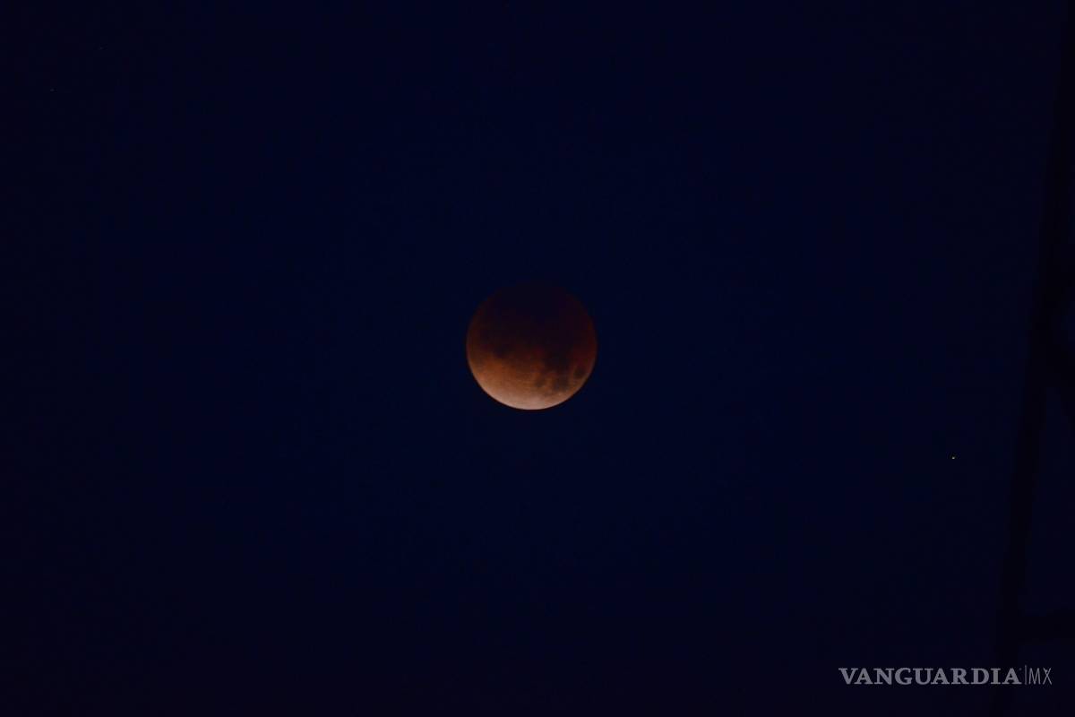 $!Así se vio la superluna azul de sangre en Saltillo