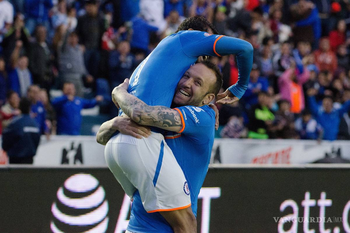 Cruz Azul suma segundo triunfo en casa tras vencer 2-1 al Querétaro