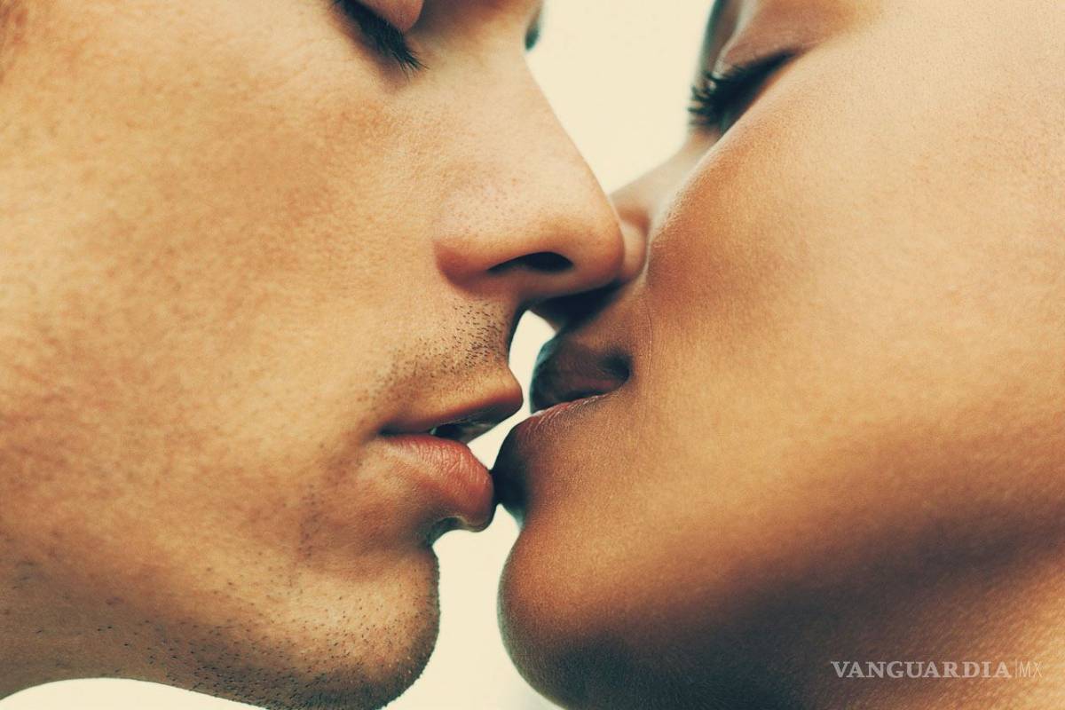 Hoy se celebra el Día Internacional del Beso Robado