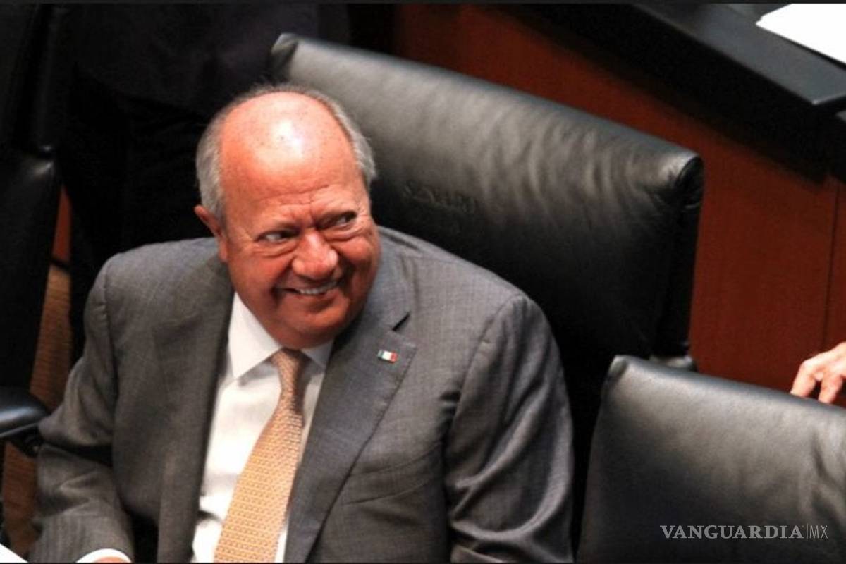 Petroleros presentan más pruebas contra Romero Deschamps a FGR