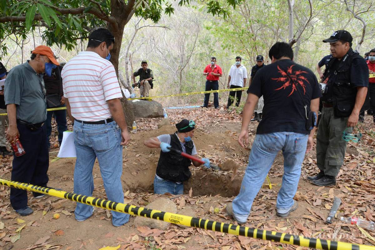 Le piden a madre de desaparecida prueba de ADN por tercera vez, 'se están burlando de nosotros'