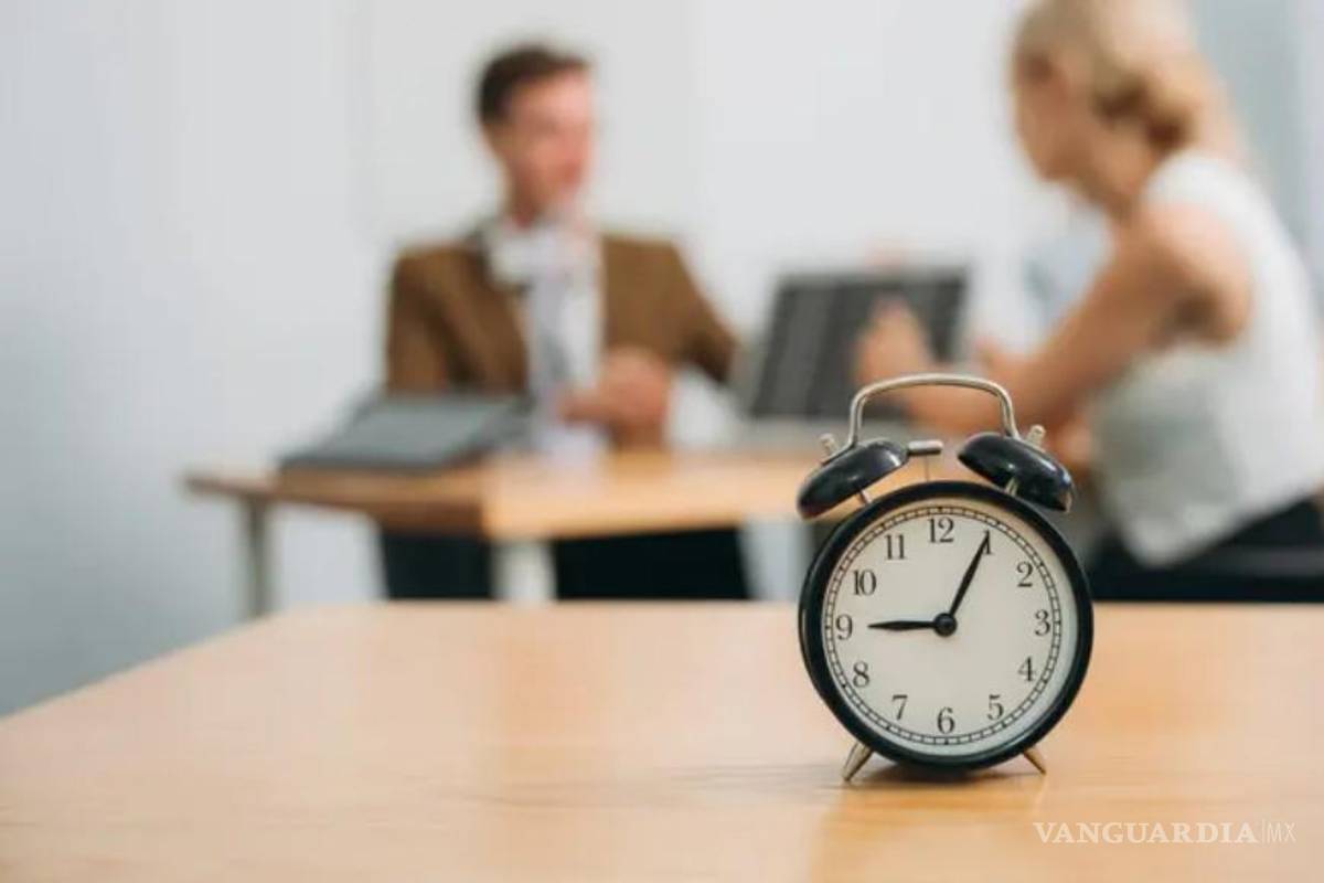 $!La jornada laboral de 40 horas será aplicada paulatinamente.