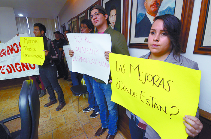 Reanudará Cabildo de Saltillo sesión suspendida por inconformes contra aumento al transporte