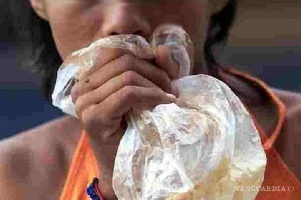 El pegamento, peligrosa droga que cada vez consumen más jóvenes en México